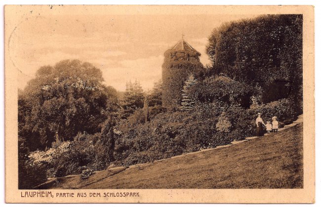 Laupheim Partie aus dem Schlosspark (Vorderseite der Ansichtskarte)