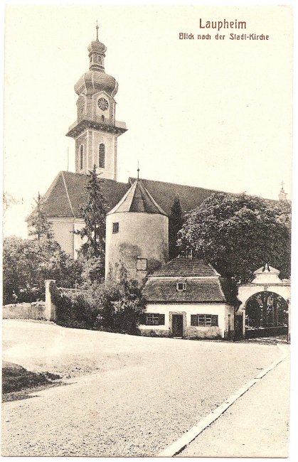 Laupheim Blick nach der Stadt-Kirche (Vorderseite der Ansichtskarte)