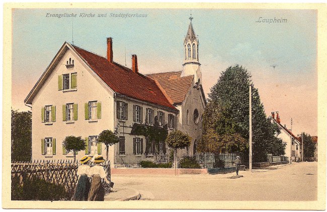 Laupheim Evangelische Kirche und Stadtpfarrhaus (Vorderseite der Ansichtskarte)