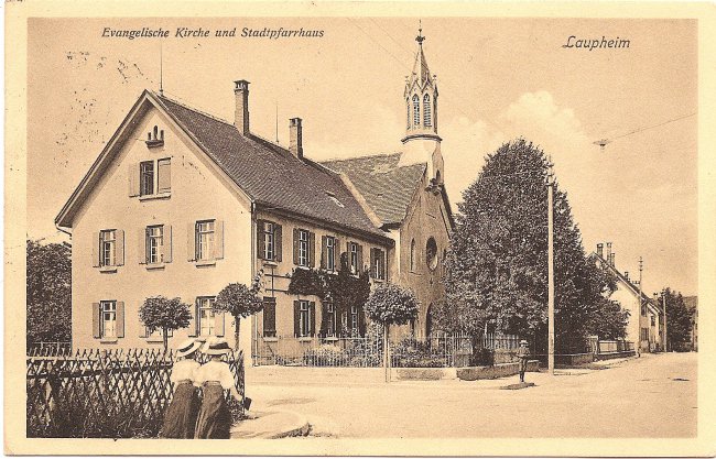 Laupheim  Evangelische Kirche und Stadtpfarrhaus (Vorderseite der Ansichtskarte)