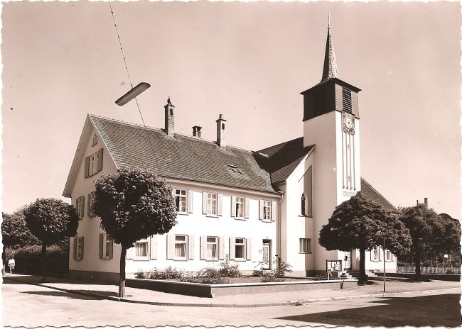 Evangelische Kirche (Vorderseite der Ansichtskarte)