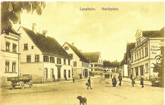 Laupheim, Marktplatz (Vorderseite der Ansichtskarte)