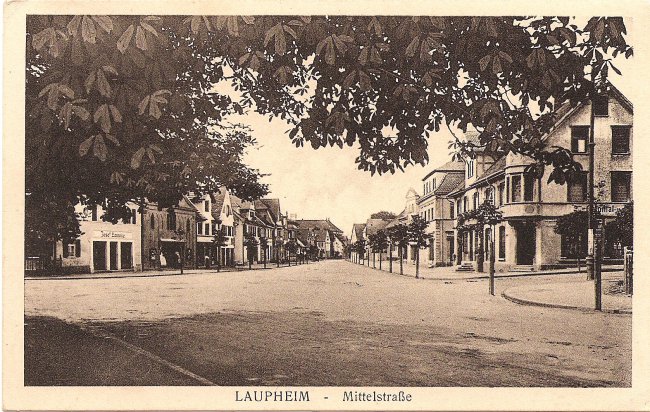 Laupheim - Mittelstraße (Vorderseite der Ansichtskarte)