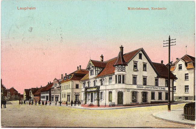 Laupheim, Mittelstrasse, Nordseite (Vorderseite der Ansichtskarte)