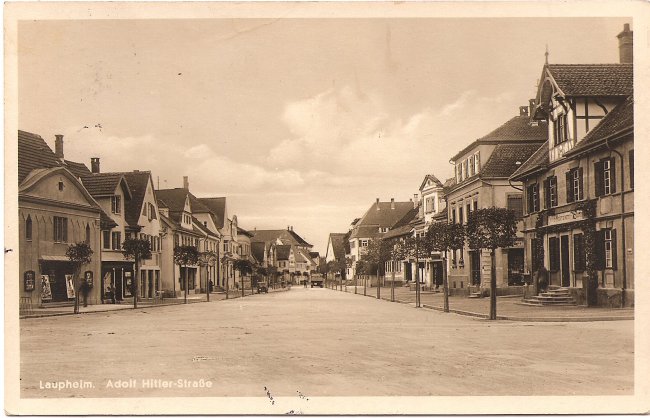 Laupheim, Adolf Hitler-Straße (Vorderseite der Ansichtskarte)