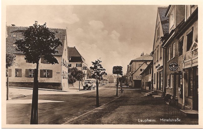 Laupheim, Mittelstraße (Vorderseite der Ansichtskarte)