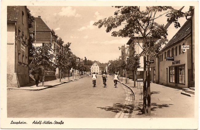 Laupheim, Adolf-Hitler-Straße (Vorderseite der Ansichtskarte)