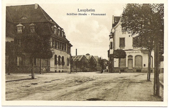 Laupheim, Schiller-Straße - Finanzamt (Vorderseite der Ansichtskarte)