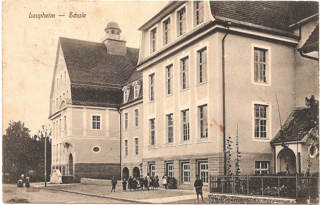 Laupheim - Schule (Vorderseite der Ansichtskarte)