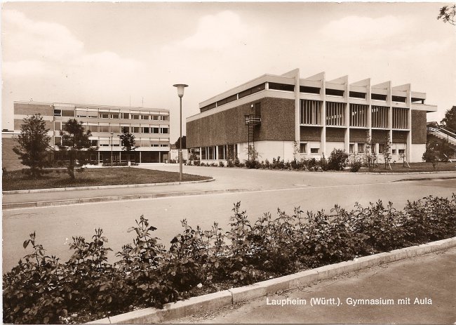 Laupheim (Württ.), Gymnasium mit Aula (Vorderseite der Ansichtskarte)