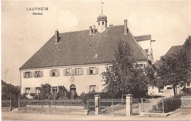 Laupheim, Rathaus (Vorderseite der Ansichtskarte)