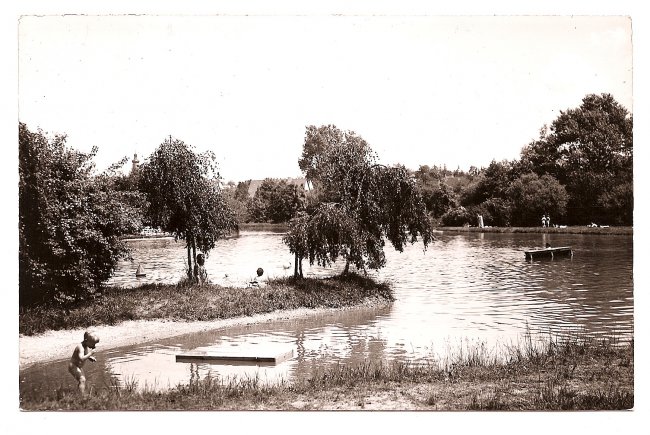 Schwimmbad (Vorderseite der Ansichtskarte)