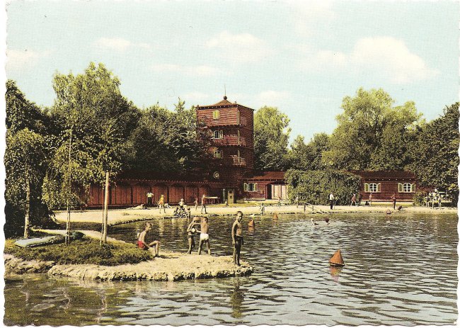 Schwimmbad (Vorderseite der Ansichtskarte)