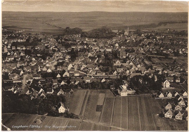 Laupheim (Wttbg.), Orig. Fliegeraufnahme (Vorderseite der Ansichtskarte)