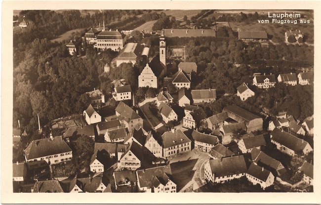 Laupheim, vom Flugzeug aus (Vorderseite der Ansichtskarte)