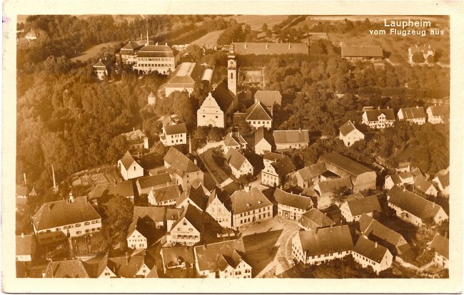 Laupheim, vom Flugzeug aus (Vorderseite der Ansichtskarte)