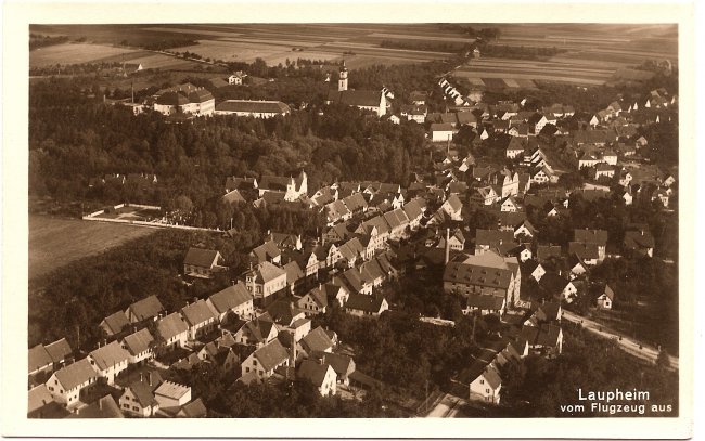 Laupheim, vom Flugzeug aus (Vorderseite der Ansichtskarte)