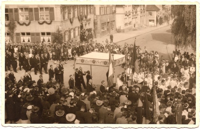 Fronleichnamsprozession  Laupheim (Vorderseite der Ansichtskarte)