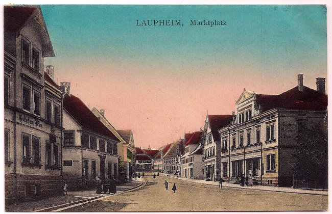 Laupheim, Marktplatz (Vorderseite der Ansichtskarte)
