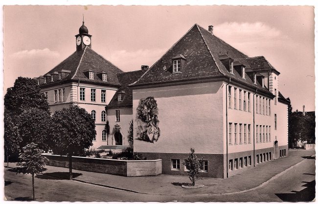 Anna-von-Freyberg-Schule (Vorderseite der Ansichtskarte)