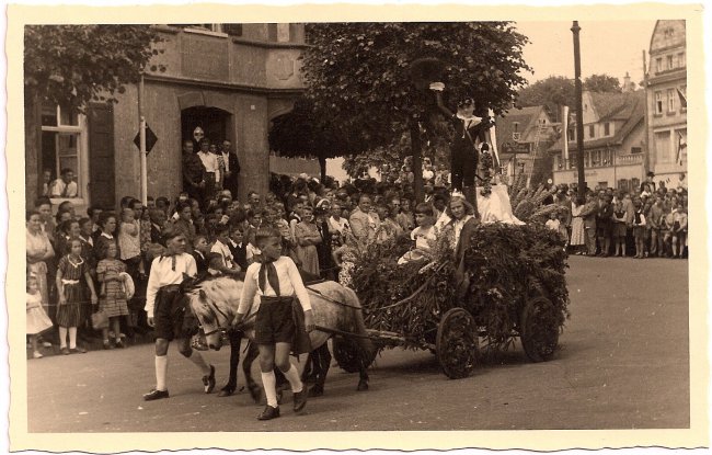 Kinderfest (Vorderseite der Ansichtskarte)