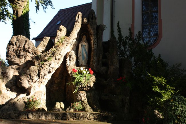 Lourdesgrotte St. Peter und Paul (heutige Ansicht)