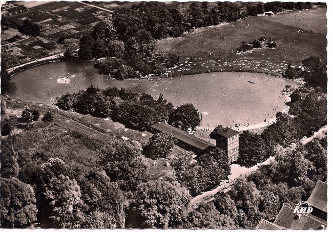 Städt. Schwimmbad u. Campingplatz Laupheim (Vorderseite der Ansichtskarte)