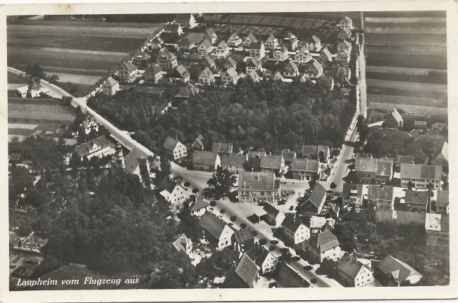 Laupheim vom Flugzeug aus - Kapellenzipfel (Vorderseite der Ansichtskarte)