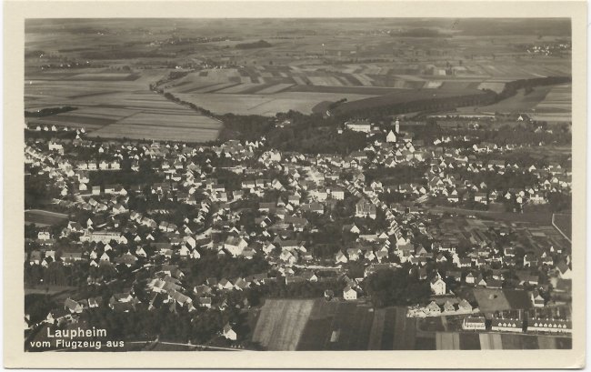 Laupheim vom Flugzeug aus (Vorderseite der Ansichtskarte)