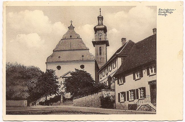 Laupheim - Katholische Kirche – Vorderseite
