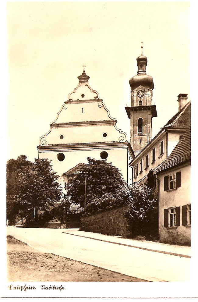 Laupheim  Stadtkirche – Vorderseite