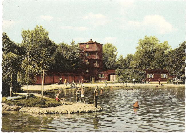 Schwimmbad – Vorderseite