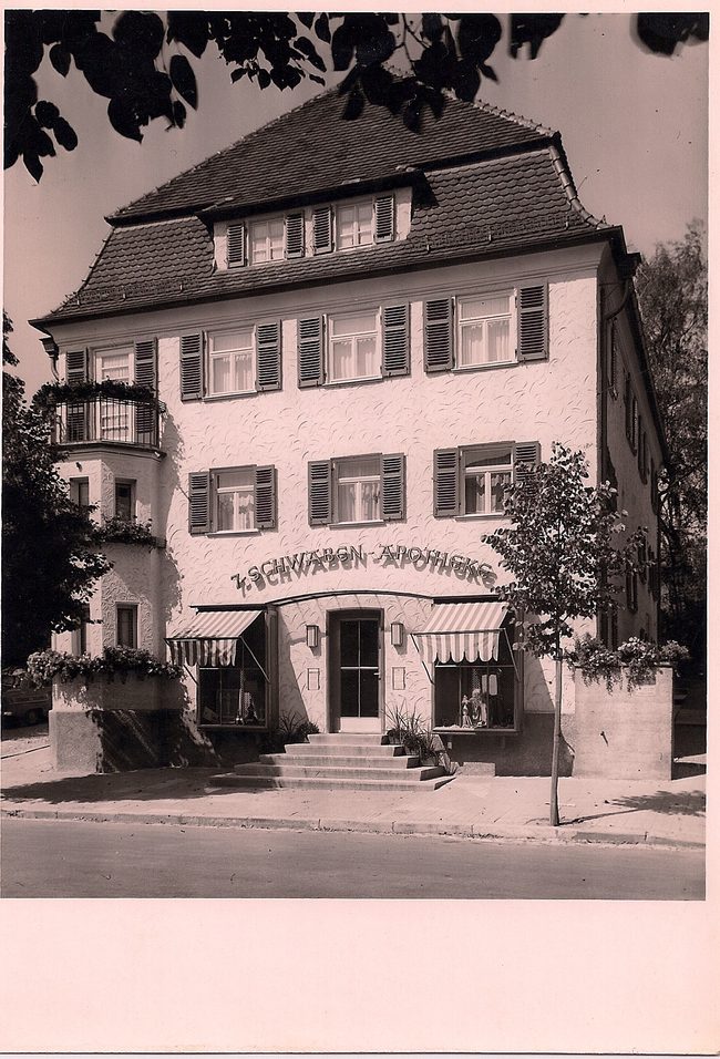 7 Schwaben- Apotheke – Vorderseite
