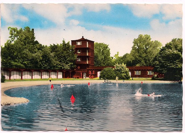 Laupheim / Württ. Schwimmbad – Vorderseite